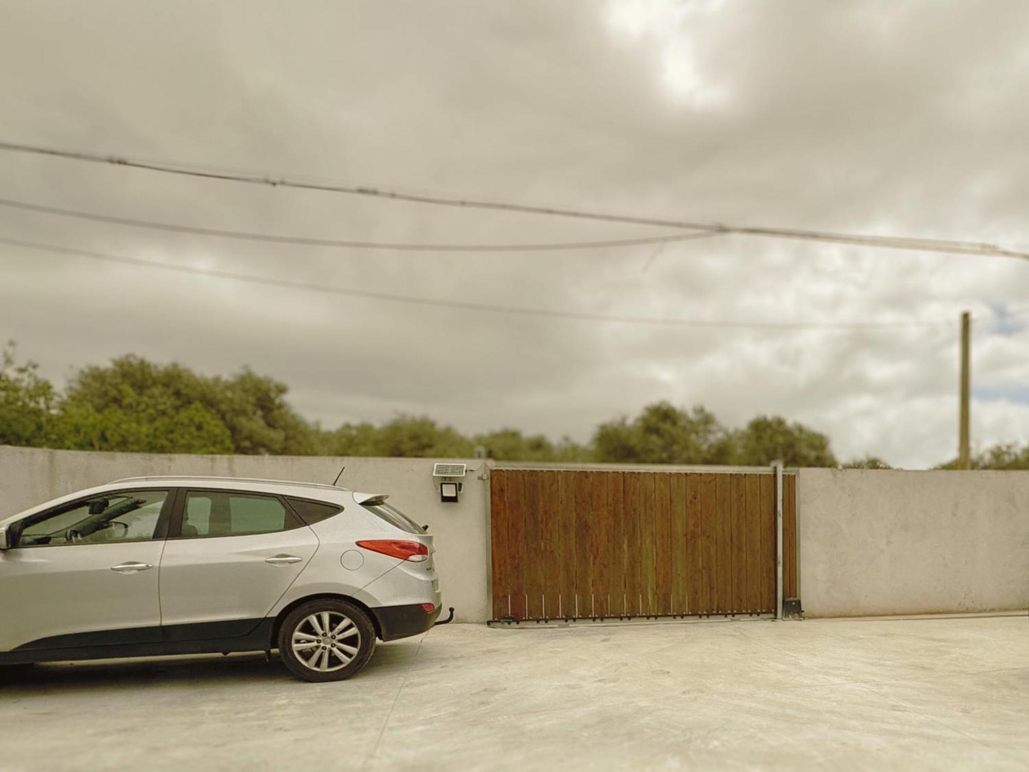 Algherolux -free Secure Gated Parking For Cars And Motorbikes *